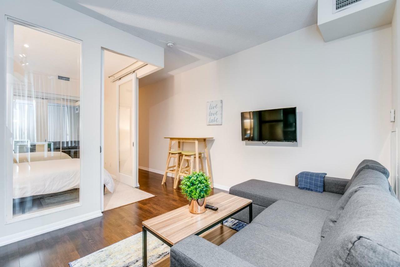Stunning Condo Suite By Waterfront Торонто Екстериор снимка