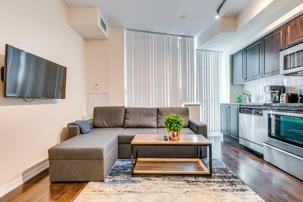 Stunning Condo Suite By Waterfront Торонто Екстериор снимка
