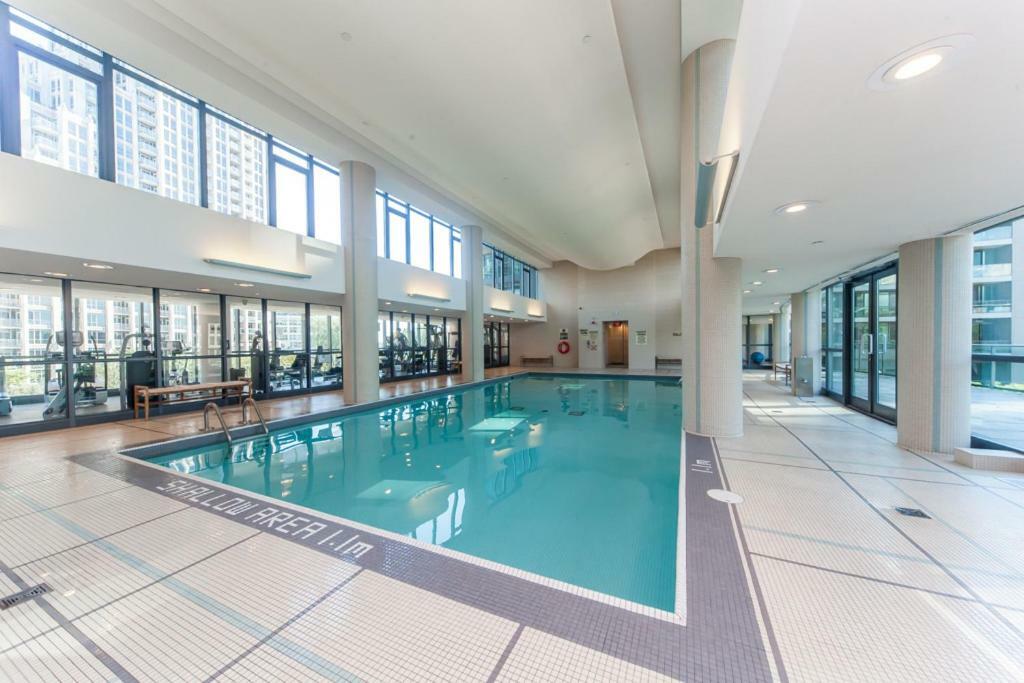 Stunning Condo Suite By Waterfront Торонто Екстериор снимка
